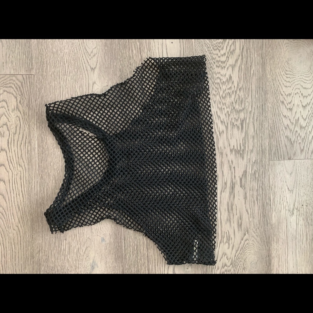 Emma & Sam Black mesh crop top - Picture 2 of 3